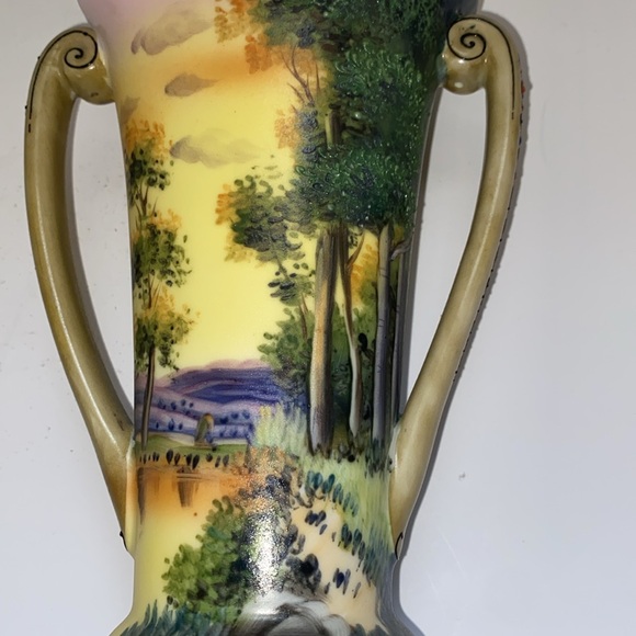 Noritake handpainted made in Japan vase. Moriage details. - Picture 2 of 8